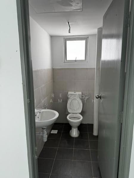 Shop / Office for Rent in Scientex (Jenjarom) - Rega Sivamurthy - Bathroom - PropertyGuru.com.my