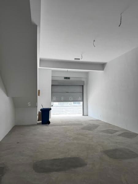 Shop / Office for Rent in Scientex (Jenjarom) - Rega Sivamurthy - Entrance - PropertyGuru.com.my