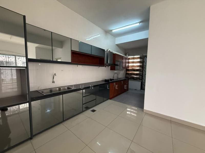 Semi-Detached House for Sale in Bandar Parklands (Klang) - Jun Lee - Kitchen - PropertyGuru.com.my