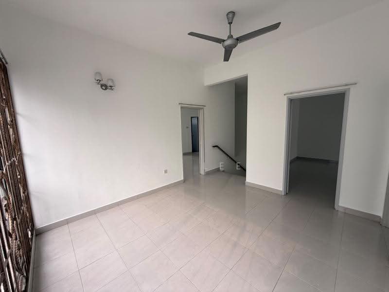 Semi-Detached House for Sale in Bandar Parklands (Klang) - Jun Lee - Living Room - PropertyGuru.com.my