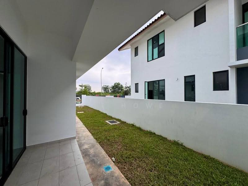 Semi-Detached House for Sale in Bandar Dato Onn (Tebrau) - Wee Howe - Exterior - PropertyGuru.com.my