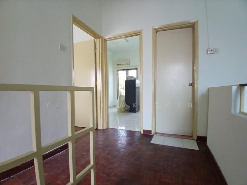 2-storey Terraced House for Rent in Usj 6 (Subang Jaya) - Yee Cheak Chen - Corridor - PropertyGuru.com.my