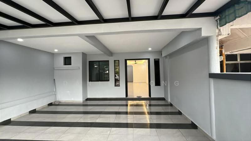 1-storey Terraced House for Sale in Bandar Seri Alam (Masai) - Daniel Yong - Entrance - PropertyGuru.com.my