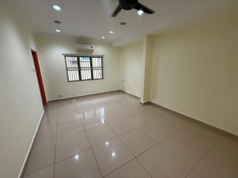 2-storey Terraced House for Sale in Kampung Batu Muda (Batu Caves) - Alex Liew - Living Room - PropertyGuru.com.my