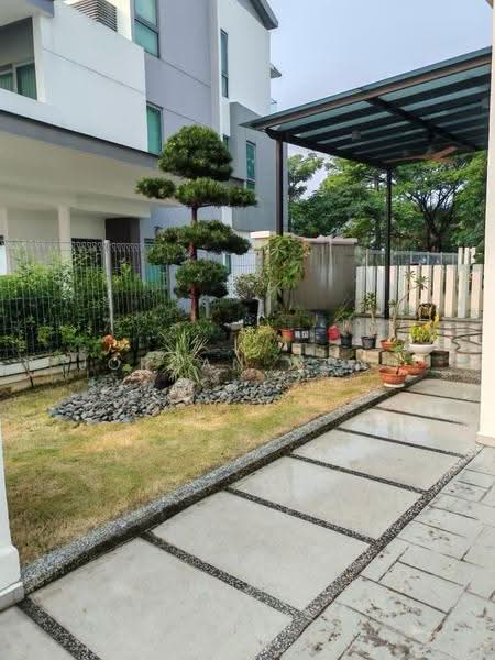 Rumah Berkembar untuk Dijual di Taman Molek (Johor Bahru) - Jordan Wong - Exterior - PropertyGuru.com.my