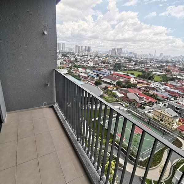 Kediaman Servis untuk Disewa di Residensi Ava @ Kiara Bay - Camie Hoo - Balcony - PropertyGuru.com.my