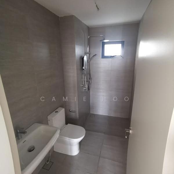 Kediaman Servis untuk Disewa di Residensi Ava @ Kiara Bay - Camie Hoo - Bathroom - PropertyGuru.com.my