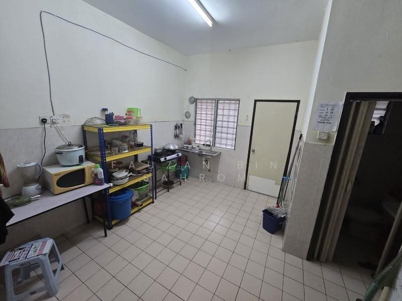 2-storey Terraced House for Sale in Desa Coalfields (Sungai Buloh) - Fauzan bin Sahrom - Kitchen - PropertyGuru.com.my