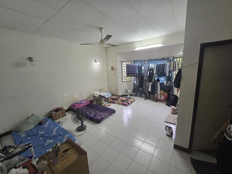 2-storey Terraced House for Sale in Desa Coalfields (Sungai Buloh) - Fauzan bin Sahrom - Living Room - PropertyGuru.com.my
