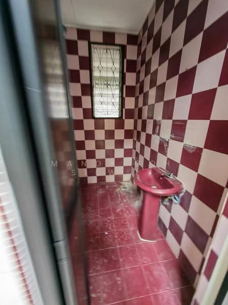Semi-Detached House for Rent in Taman Sri Tebrau (Johor Bahru) - Mandy Goh Siew Li - Bathroom - PropertyGuru.com.my