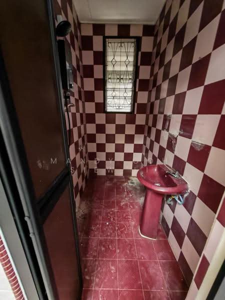 Semi-Detached House for Rent in Taman Sri Tebrau (Johor Bahru) - Mandy Goh Siew Li - Bathroom - PropertyGuru.com.my