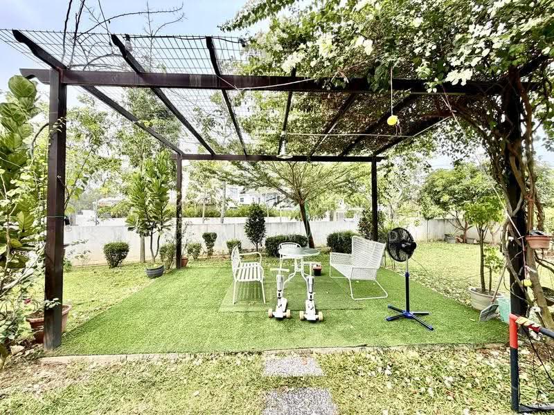 2-storey Terraced House for Sale in Bandar Baru Enstek (Bandar Enstek) - Shafiq Amerudin - Garden - PropertyGuru.com.my