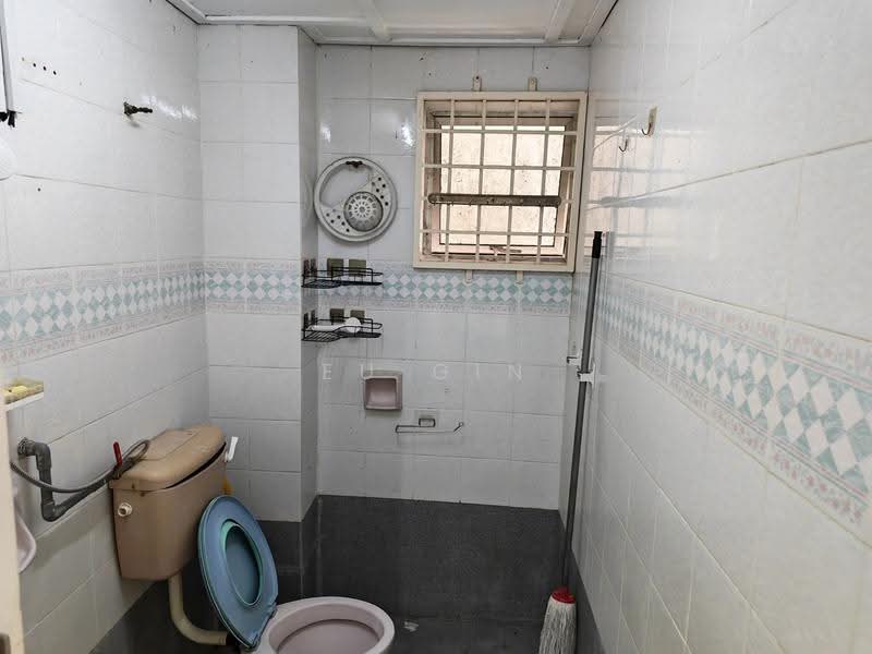 Townhouse for Sale in Taman Saga (Ampang) - Eu Gin - Bathroom - PropertyGuru.com.my