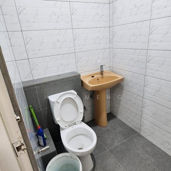 Terraced House for Rent in Kampung Sungai Nibong (Bayan Lepas) - Hoy Meng - Bathroom - PropertyGuru.com.my