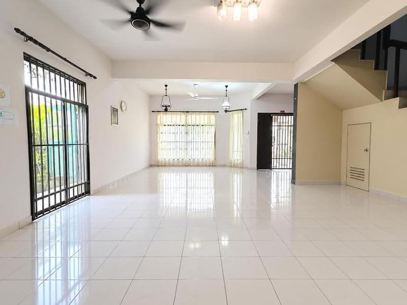 2-storey Terraced House for Sale in Petaling Jaya (Selangor) - Tina Abas - Living Room - PropertyGuru.com.my