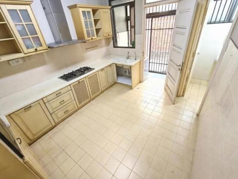 2-storey Terraced House for Sale in Petaling Jaya (Selangor) - Tina Abas - Kitchen - PropertyGuru.com.my