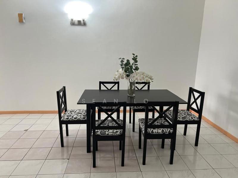 Kondominium untuk Dijual di Kelana Parkview Condominium - Sean Lo - Dining Room - PropertyGuru.com.my