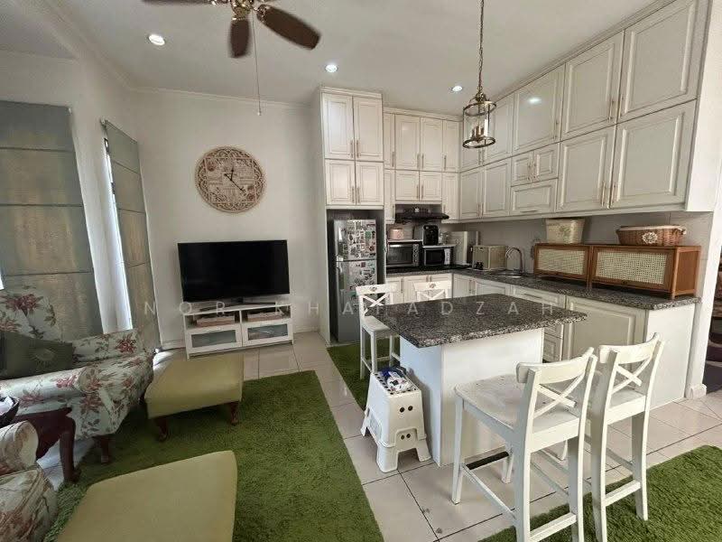 Rumah Teres 2-Tingkat untuk Dijual di Bukit Jelutong (Shah Alam) - Nor Khafadzah - Kitchen - PropertyGuru.com.my