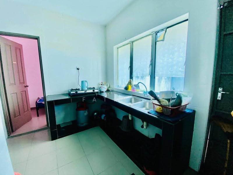 Rumah Teres 2-Tingkat untuk Dijual di Bandar Baru Sri Klebang (Chemor) - Fatin . - Kitchen - PropertyGuru.com.my