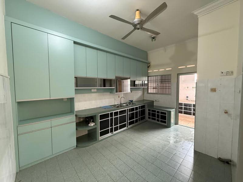 2-storey Terraced House for Sale in Taman Bukit Perdana (Batu Pahat) - NGO - Kitchen - PropertyGuru.com.my