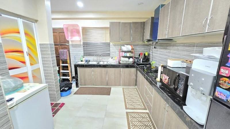Rumah Teres 2-Tingkat untuk Dijual di Taman Cempaka (Ampang) - Azli Ibrahim - Kitchen - PropertyGuru.com.my