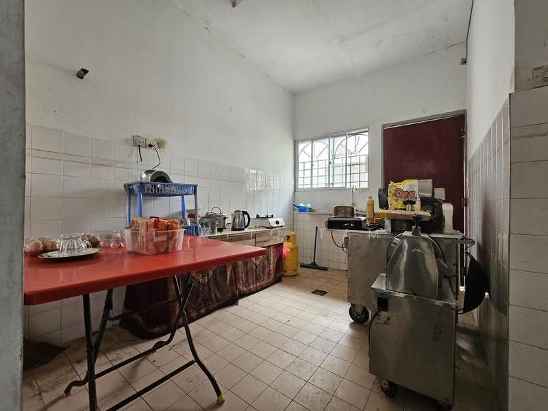 Rumah Teres 2-Tingkat untuk Dijual di Taman Mastiara (Jalan Ipoh) - Taufiq Tam - Kitchen - PropertyGuru.com.my