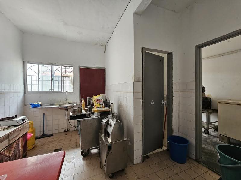 Rumah Teres 2-Tingkat untuk Dijual di Taman Mastiara (Jalan Ipoh) - Taufiq Tam - Kitchen - PropertyGuru.com.my
