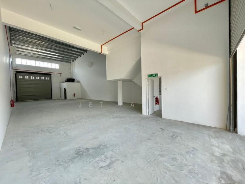 Kilang untuk Disewa di Taman Lagenda Putra (Kulai) - Jet Pang - Entrance - PropertyGuru.com.my