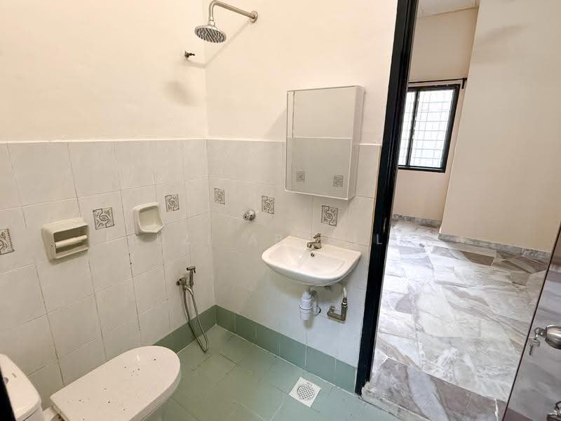 1-storey Terraced House for Sale in Bandar Tun Hussein Onn (Cheras) - Fauzi Abdullah - Bathroom - PropertyGuru.com.my