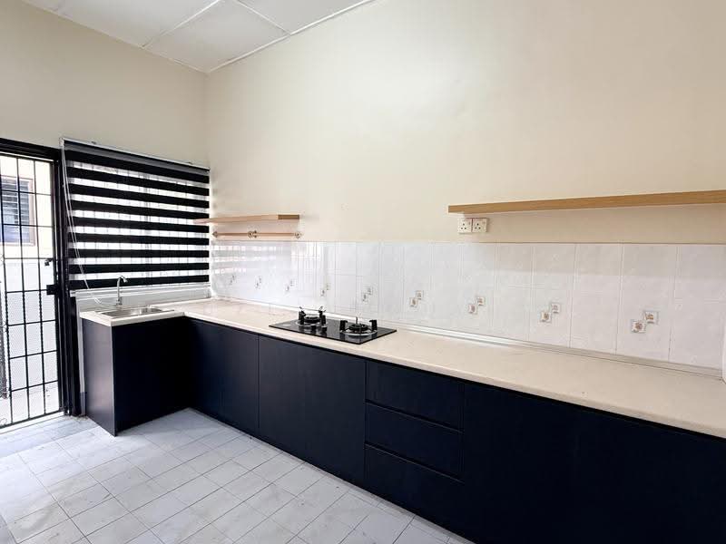 1-storey Terraced House for Sale in Bandar Tun Hussein Onn (Cheras) - Fauzi Abdullah - Kitchen - PropertyGuru.com.my