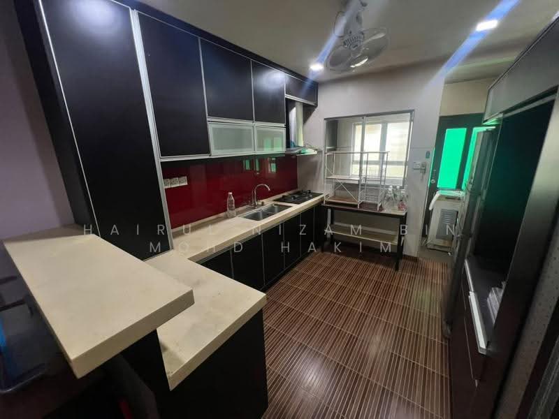 2-storey Terraced House for Sale in Shah Alam (Selangor) - Hairul Nizam Bin Mohd Hakim - Kitchen - PropertyGuru.com.my