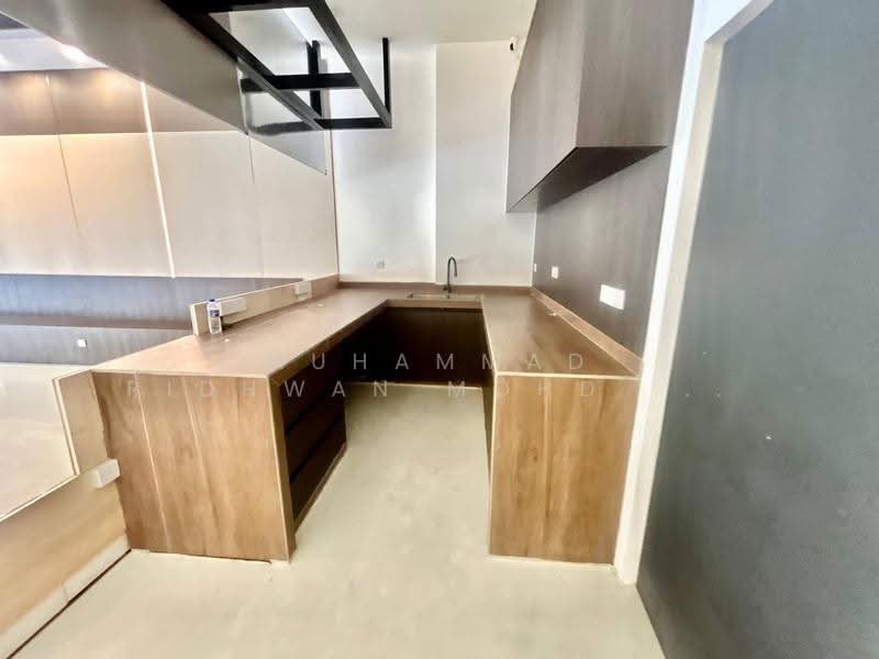 Kediaman Servis untuk Dijual di Cerrado Residence @ Southville City - Muhammad Ridhwan Mohd Huzairi - Kitchen - PropertyGuru.com.my