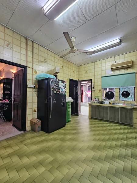 Rumah Banglo untuk Dijual di Taman Kebun Teh (Johor Bahru) - JAN AU - Kitchen - PropertyGuru.com.my