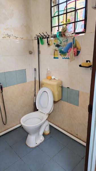 Rumah Teres 2-Tingkat untuk Dijual di Bandar Putra Permai (Seri Kembangan) - Kelly Chua - Bathroom - PropertyGuru.com.my