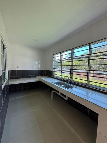2-storey Terraced House for Sale in Taman Uni Garden (Samarahan) - Leslie Loi - Kitchen - PropertyGuru.com.my