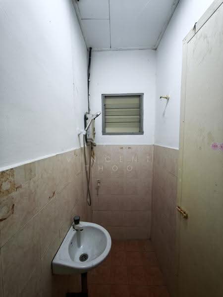 1-storey Terraced House for Sale in Ipoh (Perak) - Vincent Thoo - Bathroom - PropertyGuru.com.my