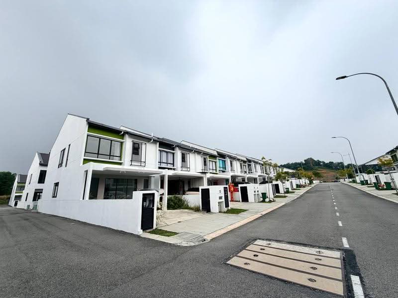 2-storey Terraced House for Rent in Kajang (Selangor) - Aniq Azmi - Exterior - PropertyGuru.com.my