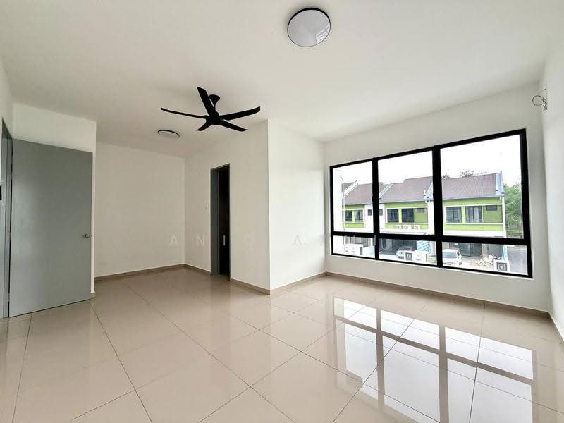 2-storey Terraced House for Rent in Kajang (Selangor) - Aniq Azmi - Living Room - PropertyGuru.com.my