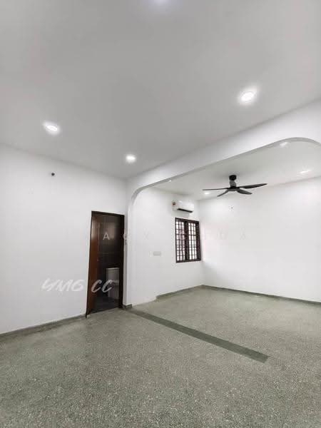 2-storey Terraced House for Rent in Kampung Batu Belah (Klang) - Tracy Chua - Living Room - PropertyGuru.com.my