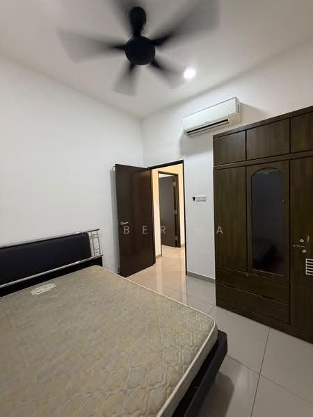 Service Residence for Sale at 8Scape Residence @ Sutera - Amber Ma - Bedroom - PropertyGuru.com.my
