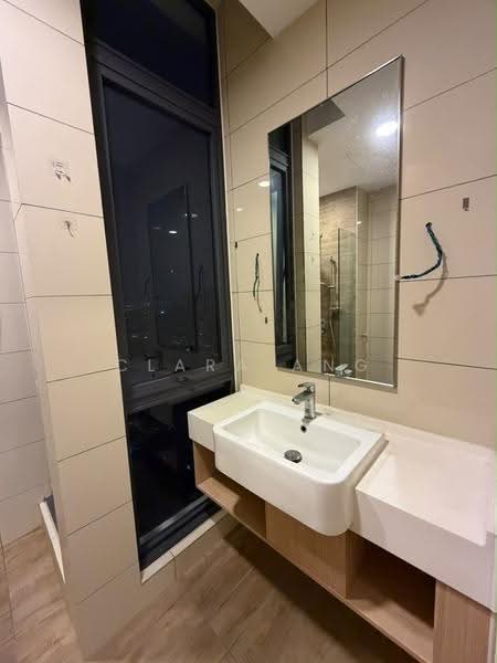 Service Residence for Sale at Avara - Clara Ang - Bathroom - PropertyGuru.com.my