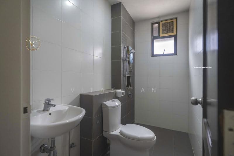 Semi-Detached House for Sale in Setia Damai (Setia Alam) - Vitas Tan - Bathroom - PropertyGuru.com.my