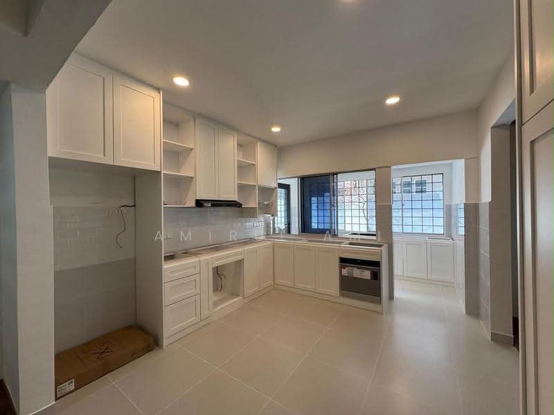 Rumah Berkembar untuk Disewa di Taman Lucky (Bangsar) - Amirul Ami - Kitchen - PropertyGuru.com.my