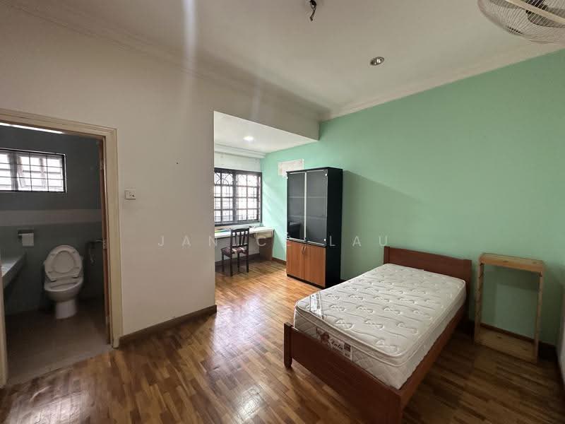 Rumah Berkembar untuk Dijual di Sungai Long (Bandar Sungai Long) - Janice Lau - Bedroom - PropertyGuru.com.my