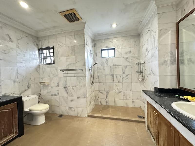 Rumah Berkembar untuk Dijual di Sungai Long (Bandar Sungai Long) - Janice Lau - Bathroom - PropertyGuru.com.my