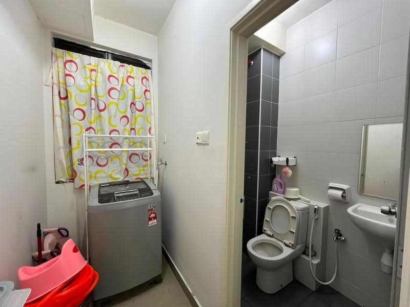 Service Residence for Sale at D'Ambience Residences (Pangsapuri Ikatan Flora) - Lifen . - Bathroom - PropertyGuru.com.my