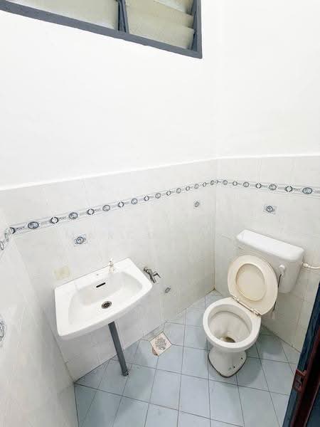 Rumah Teres 1-Tingkat untuk Dijual di Taman Desa (Kulai) - Marcus Tey - Bathroom - PropertyGuru.com.my