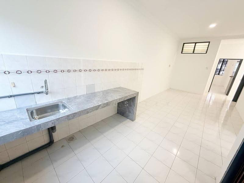Rumah Teres 1-Tingkat untuk Dijual di Taman Desa (Kulai) - Marcus Tey - Kitchen - PropertyGuru.com.my