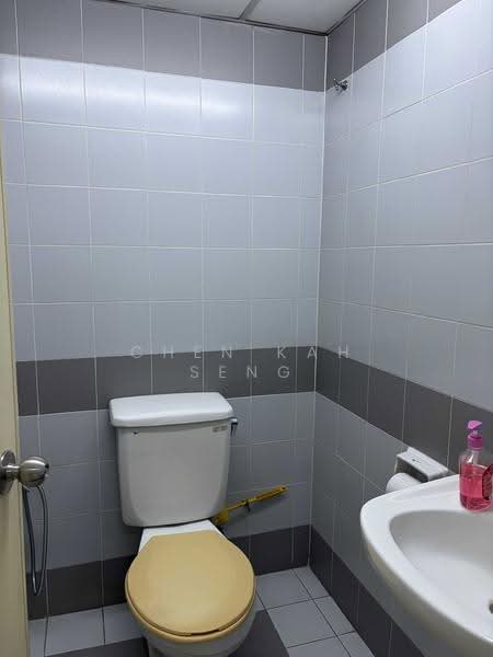 Pejabat untuk Dijual di KLCC (KL City Centre) - Chen Kah Seng - Bathroom - PropertyGuru.com.my