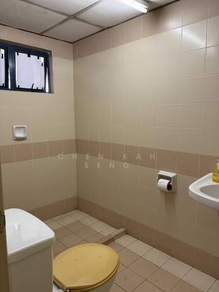 Pejabat untuk Dijual di KLCC (KL City Centre) - Chen Kah Seng - Bathroom - PropertyGuru.com.my